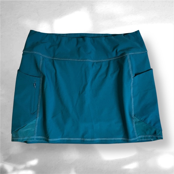 Athleta Pants - Athleta Teal Athletic Skort Built-In Shorts Zip Pocket Size M